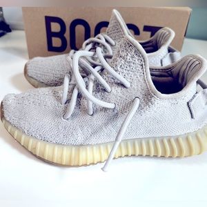 Yeezy Boost 350 V2
